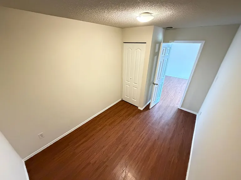 4124 Pershing Pointe Pl #4 — Photo 32