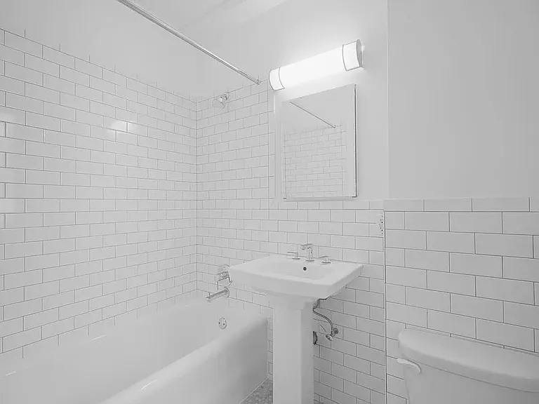 12 E 86th St #422 — Photo 5