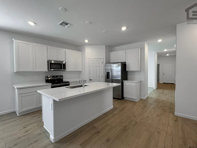 18236 W Avenida Del Sol — Photo 12