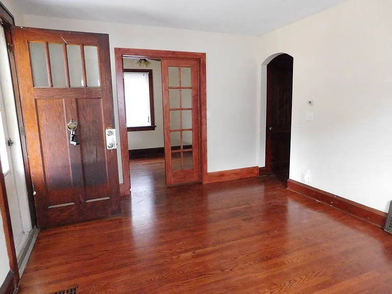 3214 C Ave NE — Photo 3