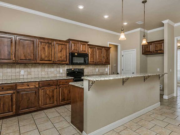 5th image of 9213 Gaston Ave