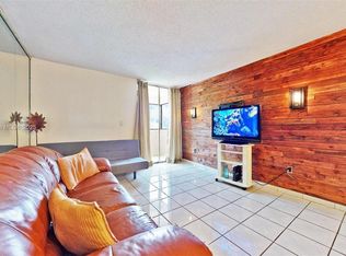 5050 NW 7th St APT 405, Miami, FL 33126