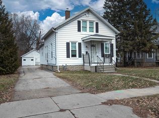858 Vine Ave, Oshkosh, WI