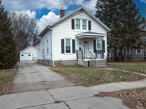 858 Vine Ave, Oshkosh, WI 54901