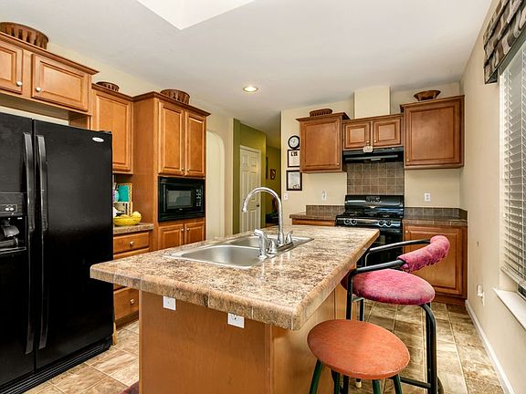3rd image of 200 N El Camino Real Space 264