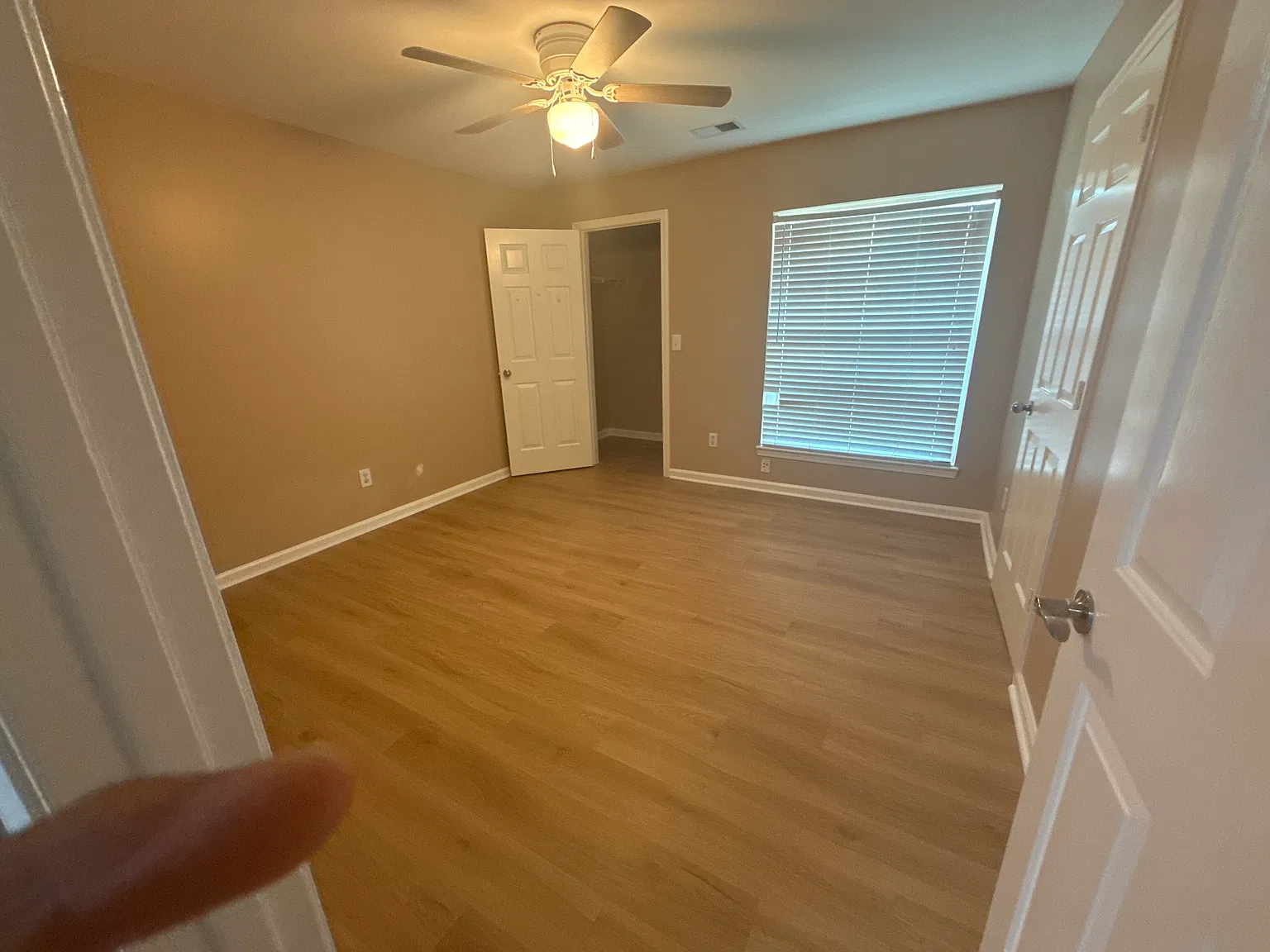 2 bed, 968 sqft, $1,800 — Photo 3