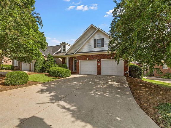 2nd image of 215 Arbours Commons Ct