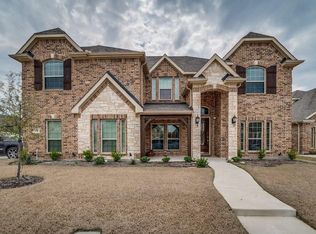 136 Red Pine Dr, Red Oak, TX 75154