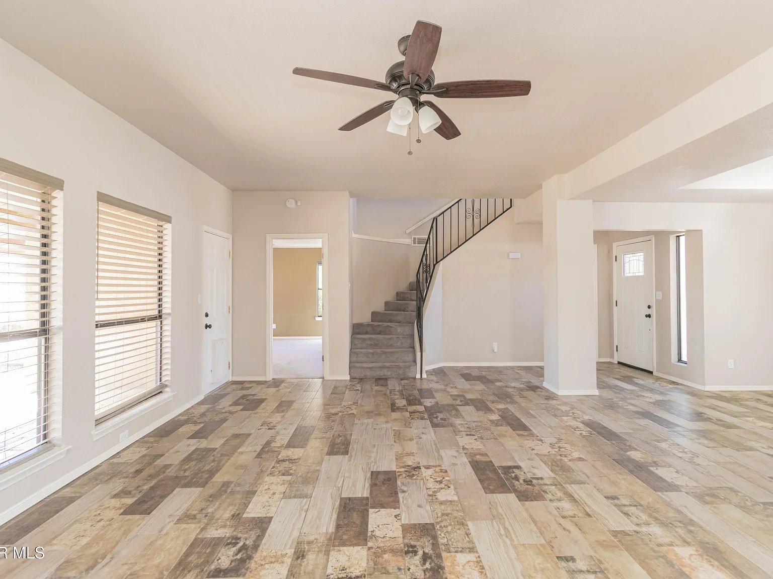 3 bed, 2.5 bath, 2014 sqft, $1,950 — Photo 4