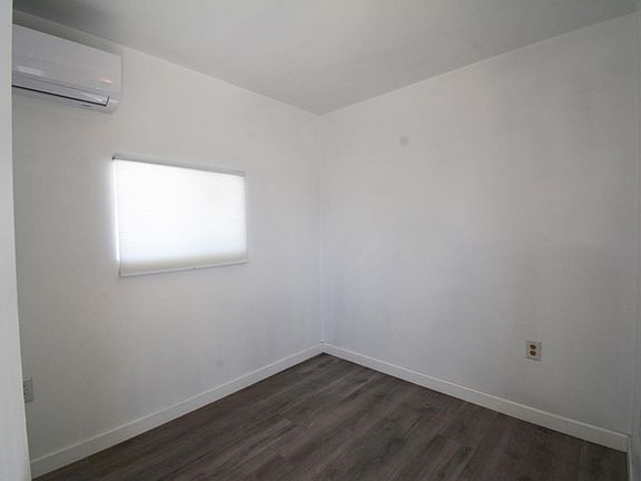 4th image of 16842 Miller Ave