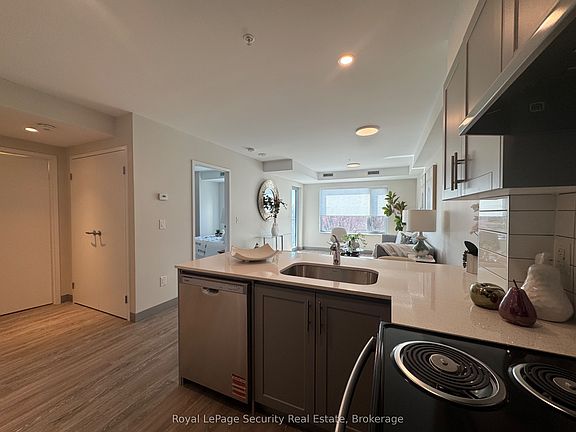 2nd image of 1015 Innisfil Beach Rd #511