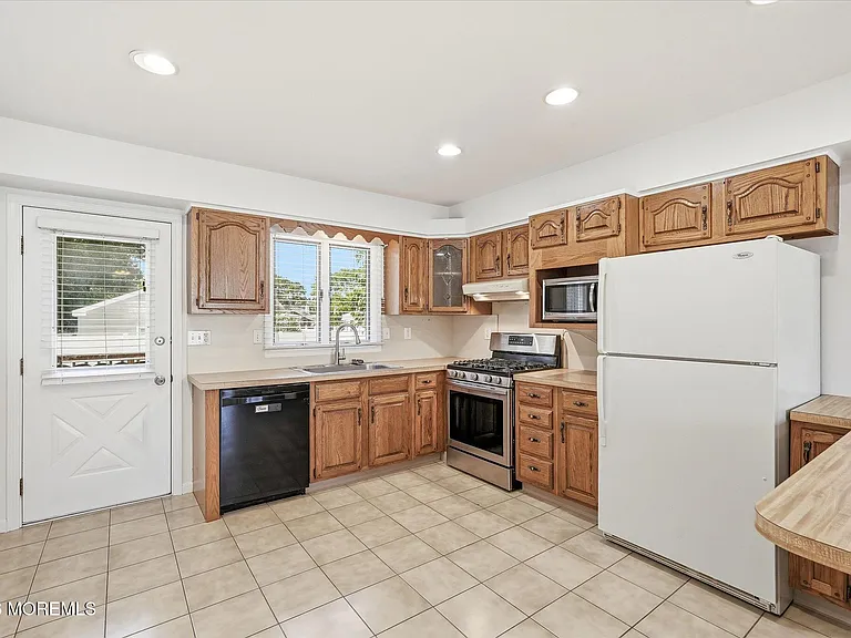 461 Augustus Rd — Photo 6