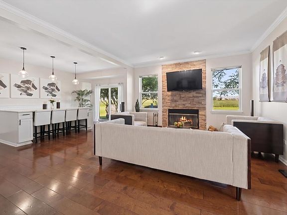4th image of 21102 W Cypress Ct