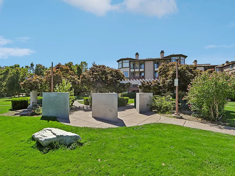 Ivy Hill — Photo 42