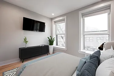 Rented by R New York