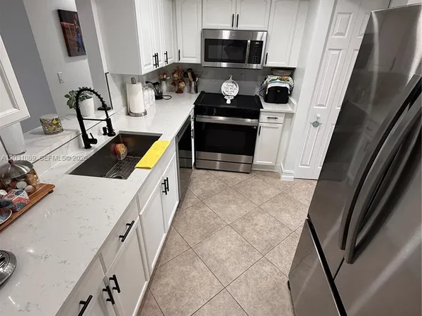 1020 NW 80th Ave APT 104, Margate, FL 33063