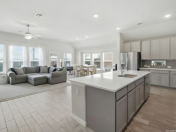 2nd image of 253 Holland Park