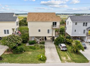 1007 S Topsail Dr, Surf City, NC 28445