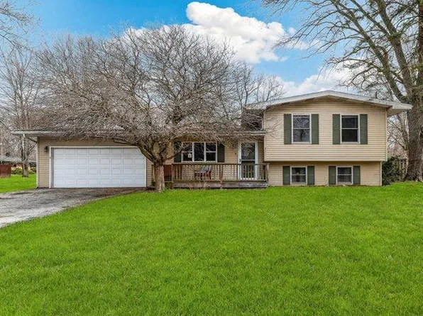 601 S 18th St, Chesterton, IN 46304