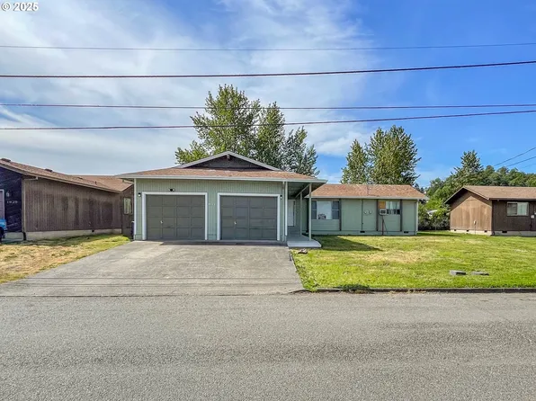 1943 Green Ave, Roseburg, OR 97471