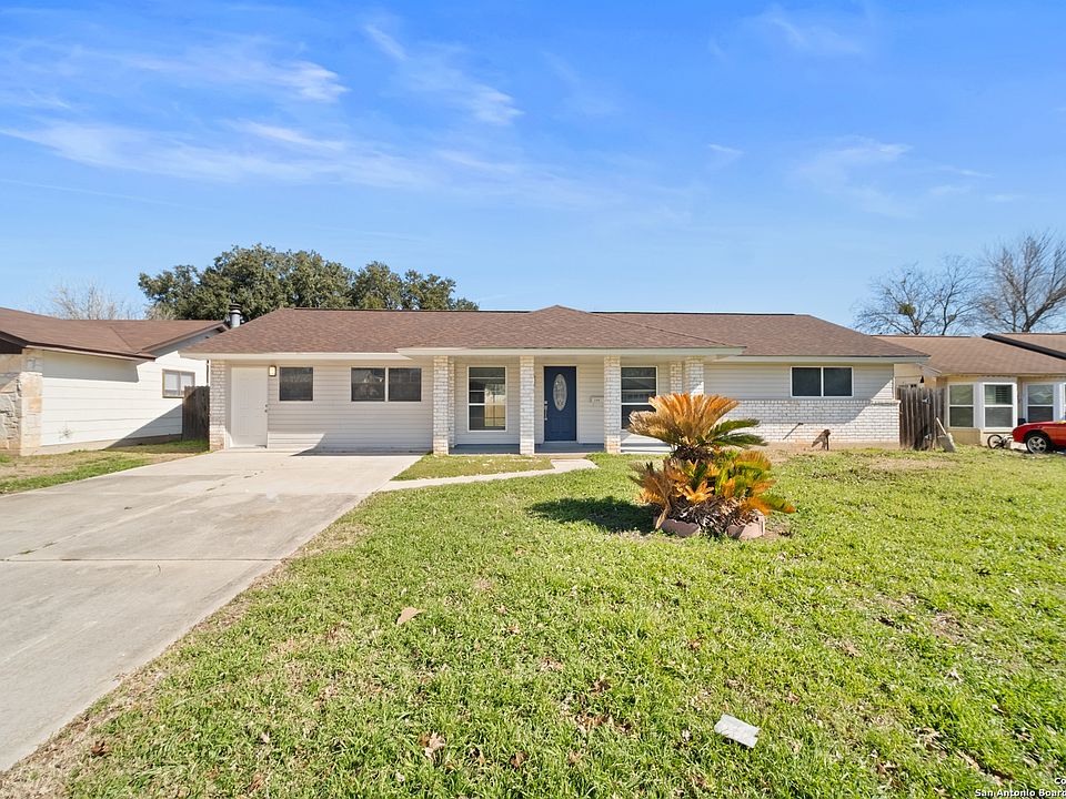 1st image of 209 MEADOW LN