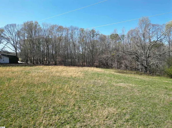 704 Country Ln, Gray Court, SC 29645