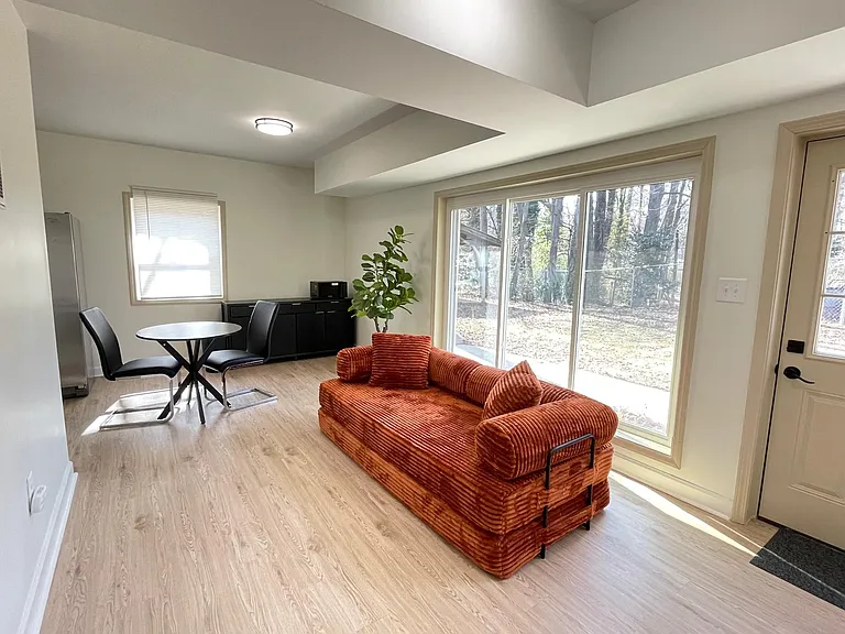 1521 Anthony Dr — Photo 25