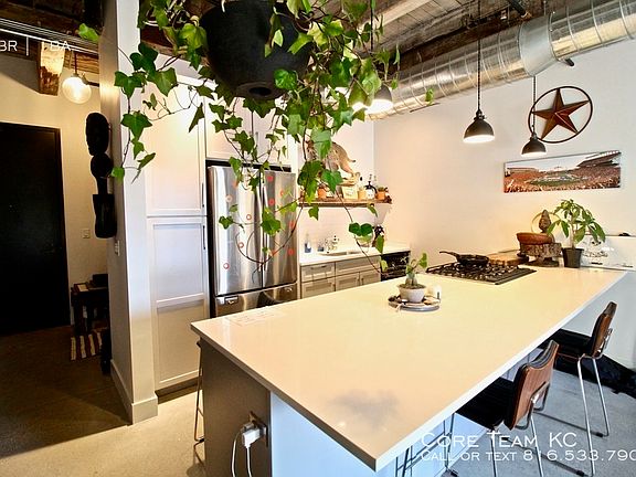 5th image of 1513 Walnut St #303