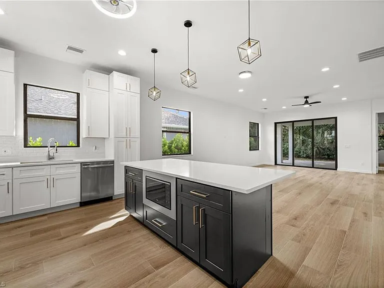 1916 Jefferson Ave — Photo 26