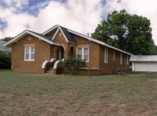 317 W 4th St, Erick, OK 73645