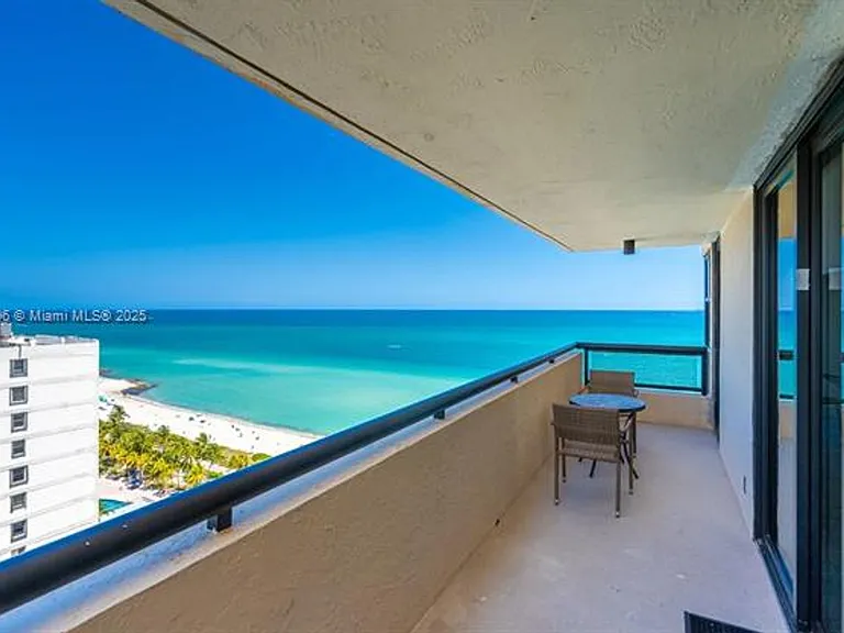 2555 Collins Avenue Cu #2200 — Photo 31