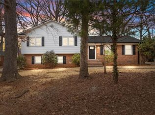 3310 Windrift Dr, Greensboro, NC 27410