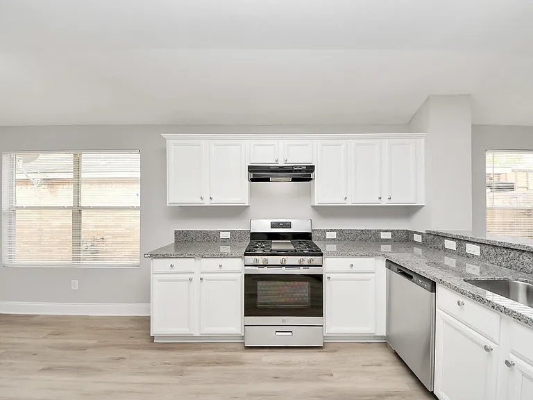 19618 Beachy Ct — Photo 12