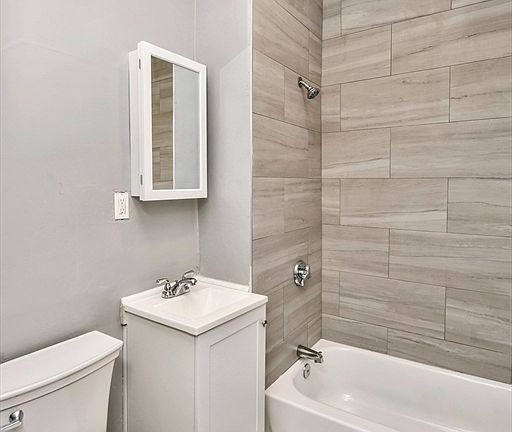 4th image of 352 Norfolk St APT 3