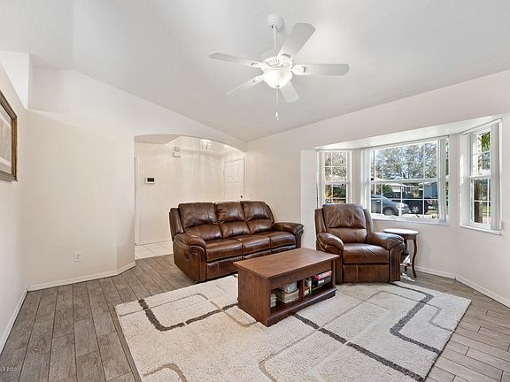 5th image of 4362 Blue Lake Dr