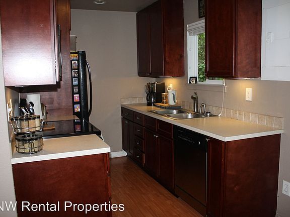 3rd image of 903 118th St S