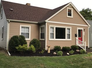137 N Martin Ave, Waukegan, IL 60085