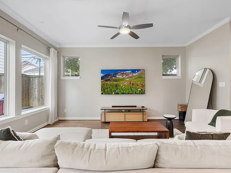 8904 Aventino Way — Photo 11