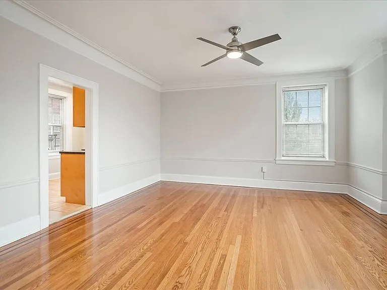 Worthington House Apartments — Photo 35