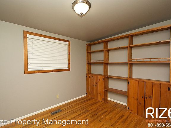 5th image of 359 N Star Crest Dr