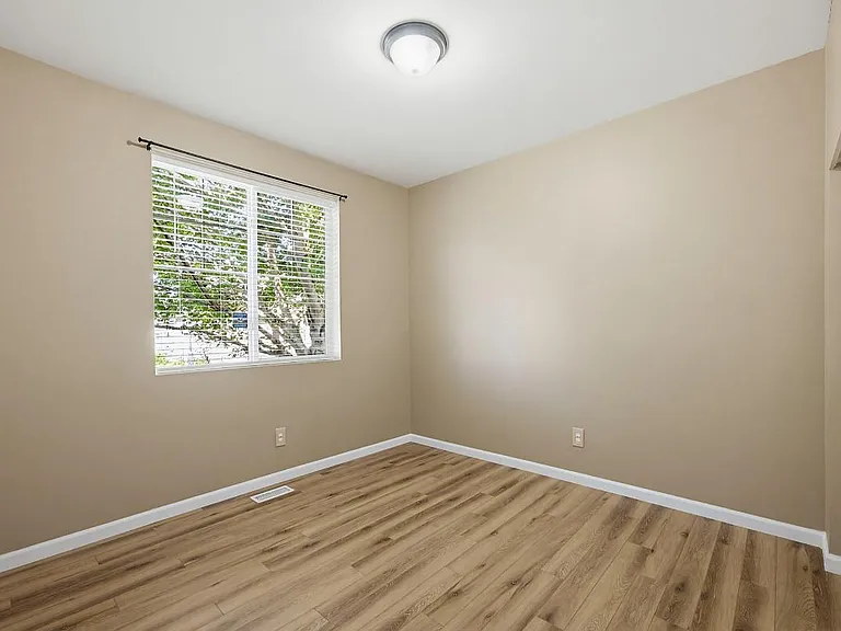 9966 Dain St SE — Photo 5