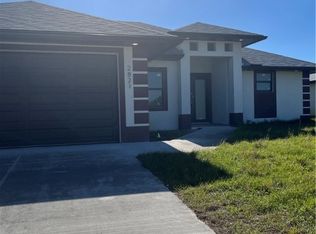 2823 21st St SW, Lehigh Acres, FL 33976