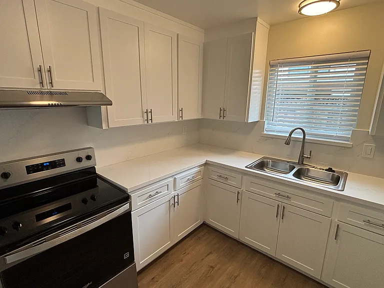 1172 Brace Ave #5 — Photo 6