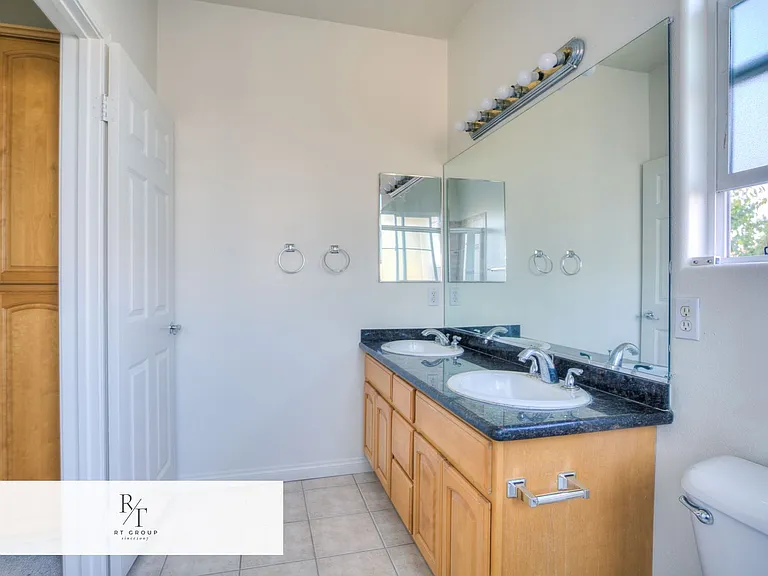 515 Florence Ave — Photo 18