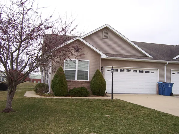 505 Prairie Ln, Monticello, IL 61856