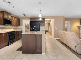 19 W Silverado Skies Bay SW, Calgary, AB T2X0K2