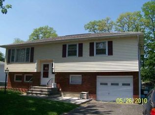 118 Forts Ferry Rd, Latham, NY 12110