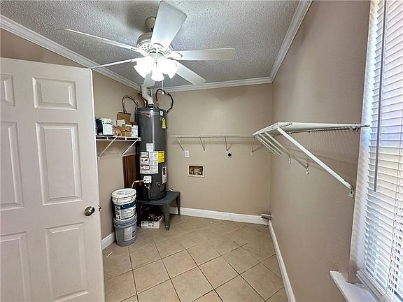 4th image of 2896 Glenbrook Dr