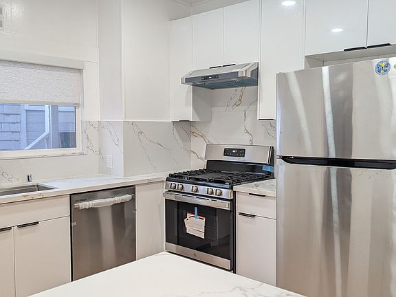 3rd image of 37 Park Ave