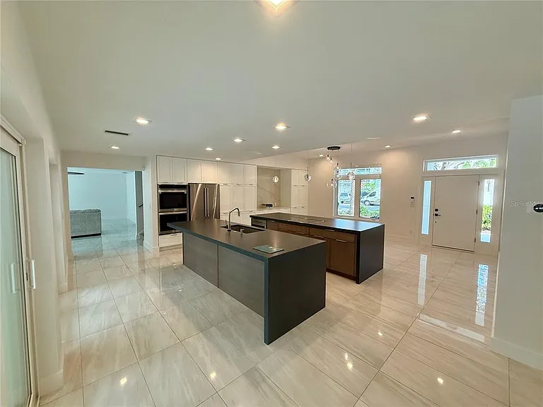 1359 Harbor Dr — Photo 7